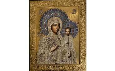 Смоленская икона Пресвятой Богородицы в серебряном окладе. 