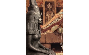 Нефертити на троне